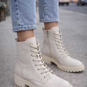 Guess White Lace-Up Combat Boots Women’s Chunky Sole Size 9